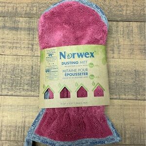 New Limited Edition Red Norwex Dusting Mitt